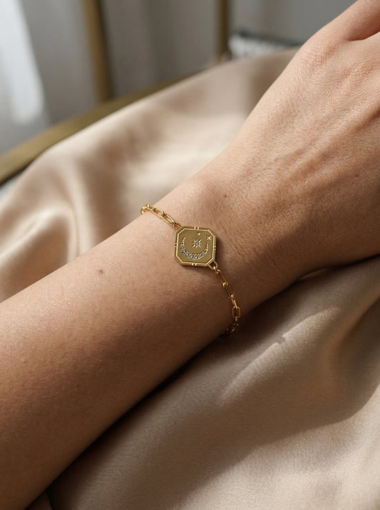 Nilo Paperclip Star Charm Bracelet - View 4 - HyraMode