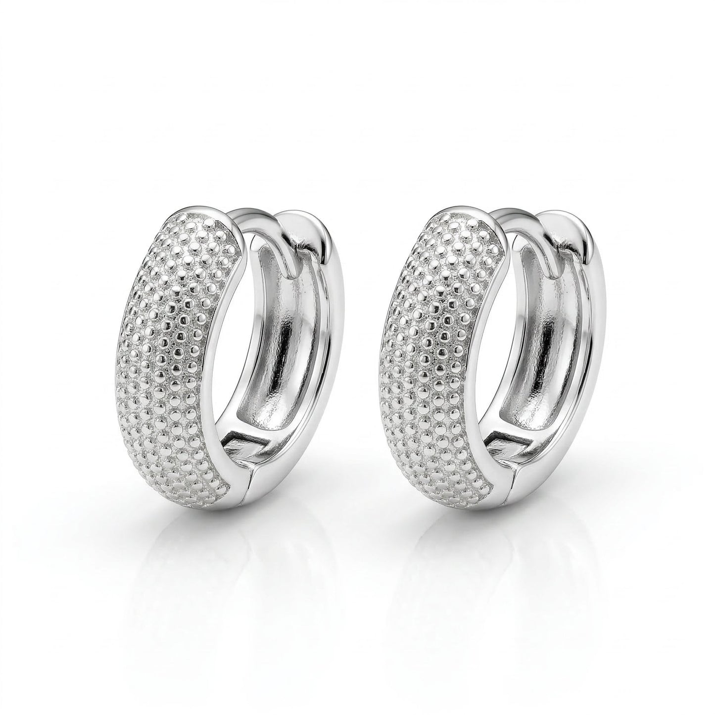 Pilo Huggie Earrings