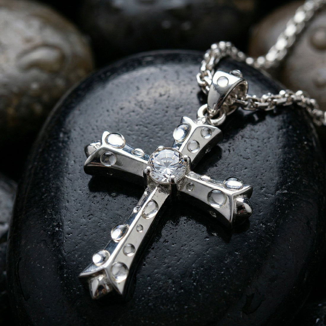 Leather Cord Pendant Trend April 2026: 10 Minimal-Edge Jewelry Looks to Wear on Repeat