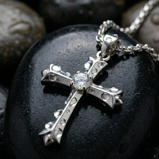 Leather Cord Pendant Trend April 2026: 10 Minimal-Edge Jewelry Looks to Wear on Repeat