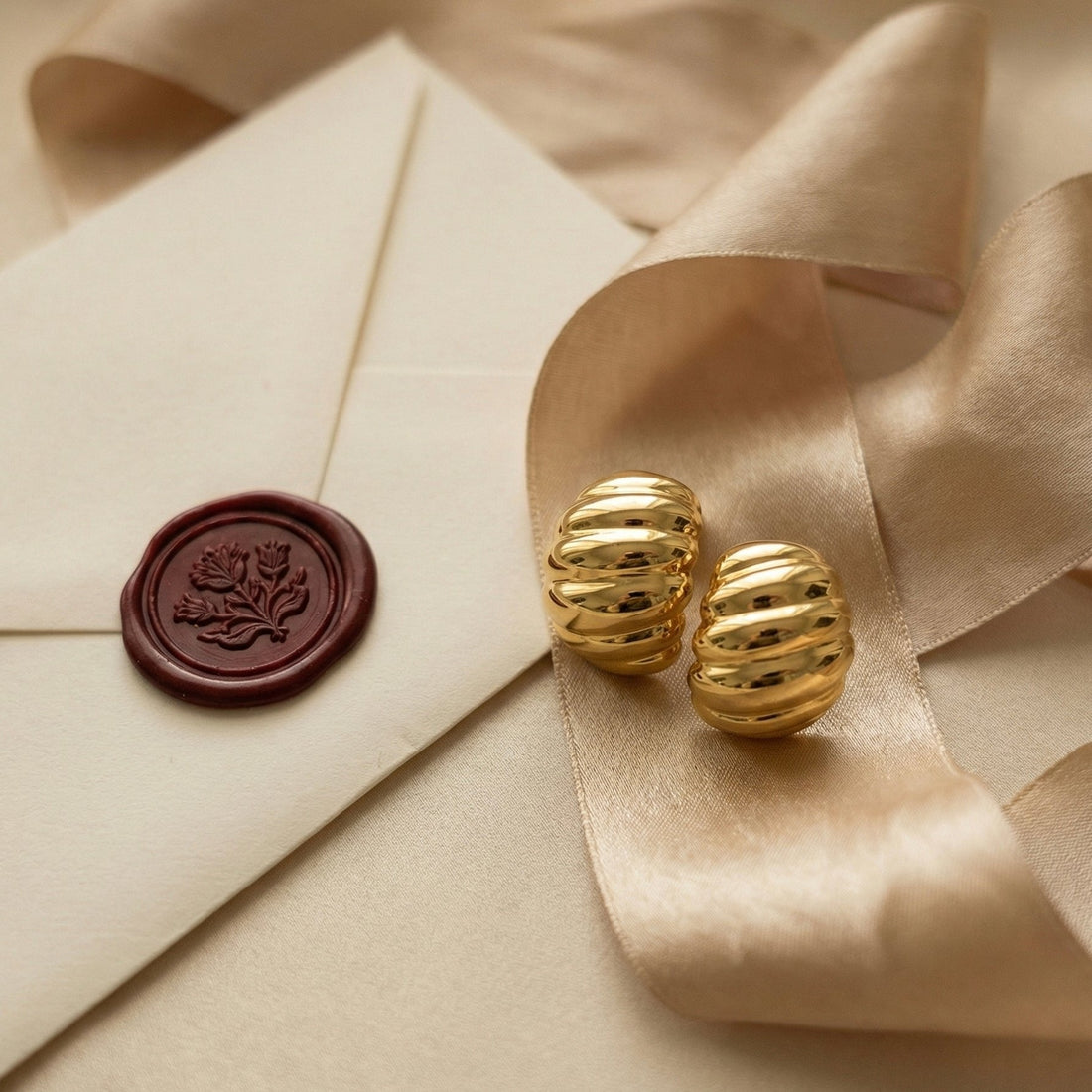 Quiet Luxury Jewelry Trend April 2026: 10 Understated Layering Looks to Wear on Repeat