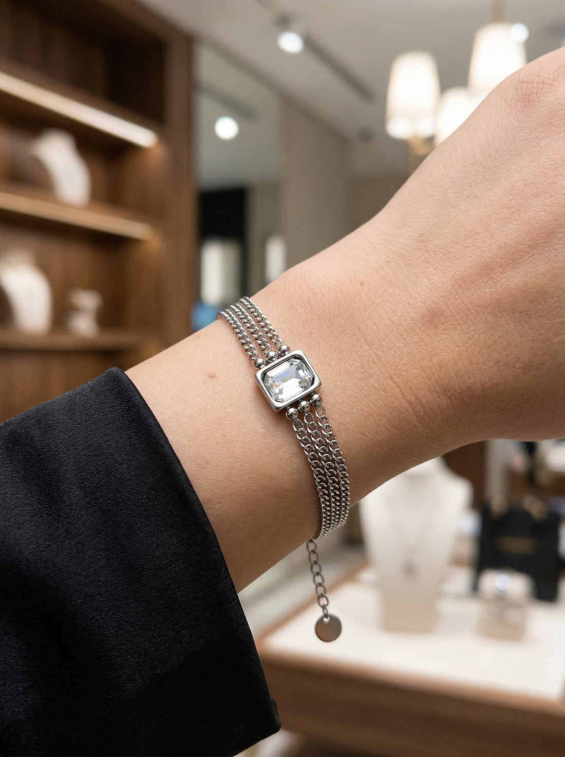 Modern Heirloom Jewelry Trend April 2026: 10 Signature Layering Looks to Wear on Repeat