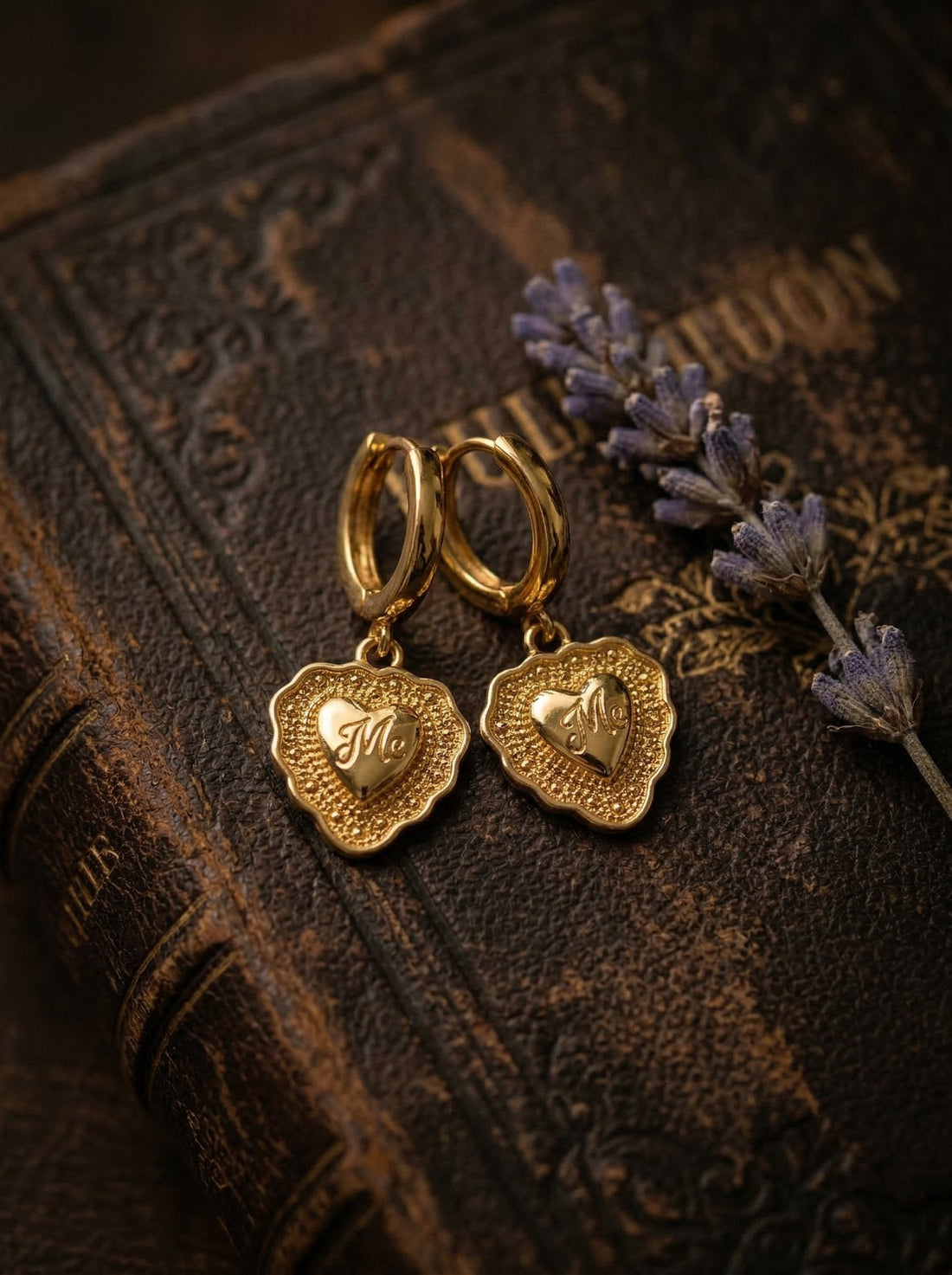 Vacation Jewelry Checklist: 9 Waterproof Essentials for Your Next Getaway
