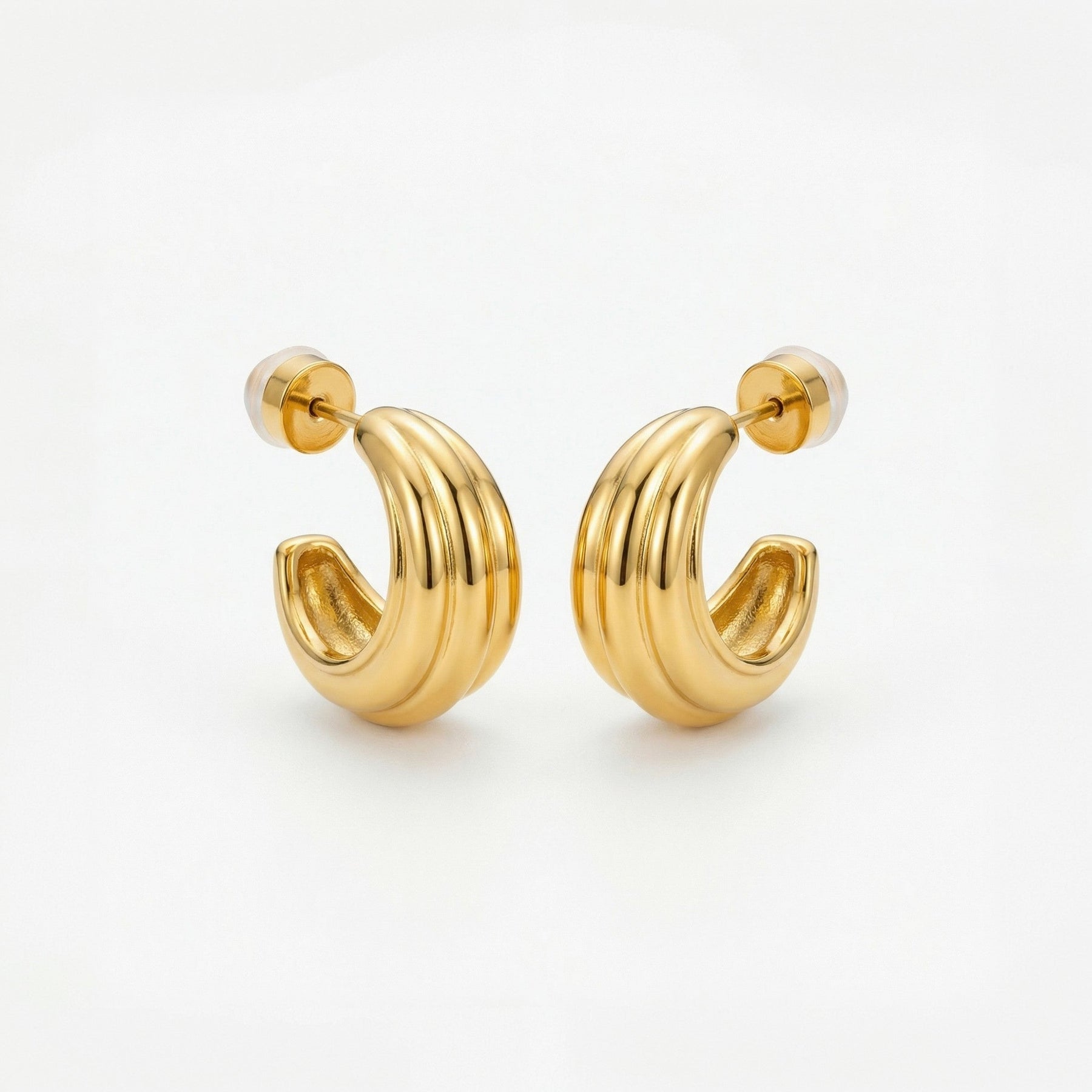 Flat Back Earrings vs Regular Studs: Which Is More Comfortable?