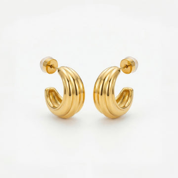 Flat Back Earrings vs Regular Studs: Which Is More Comfortable?