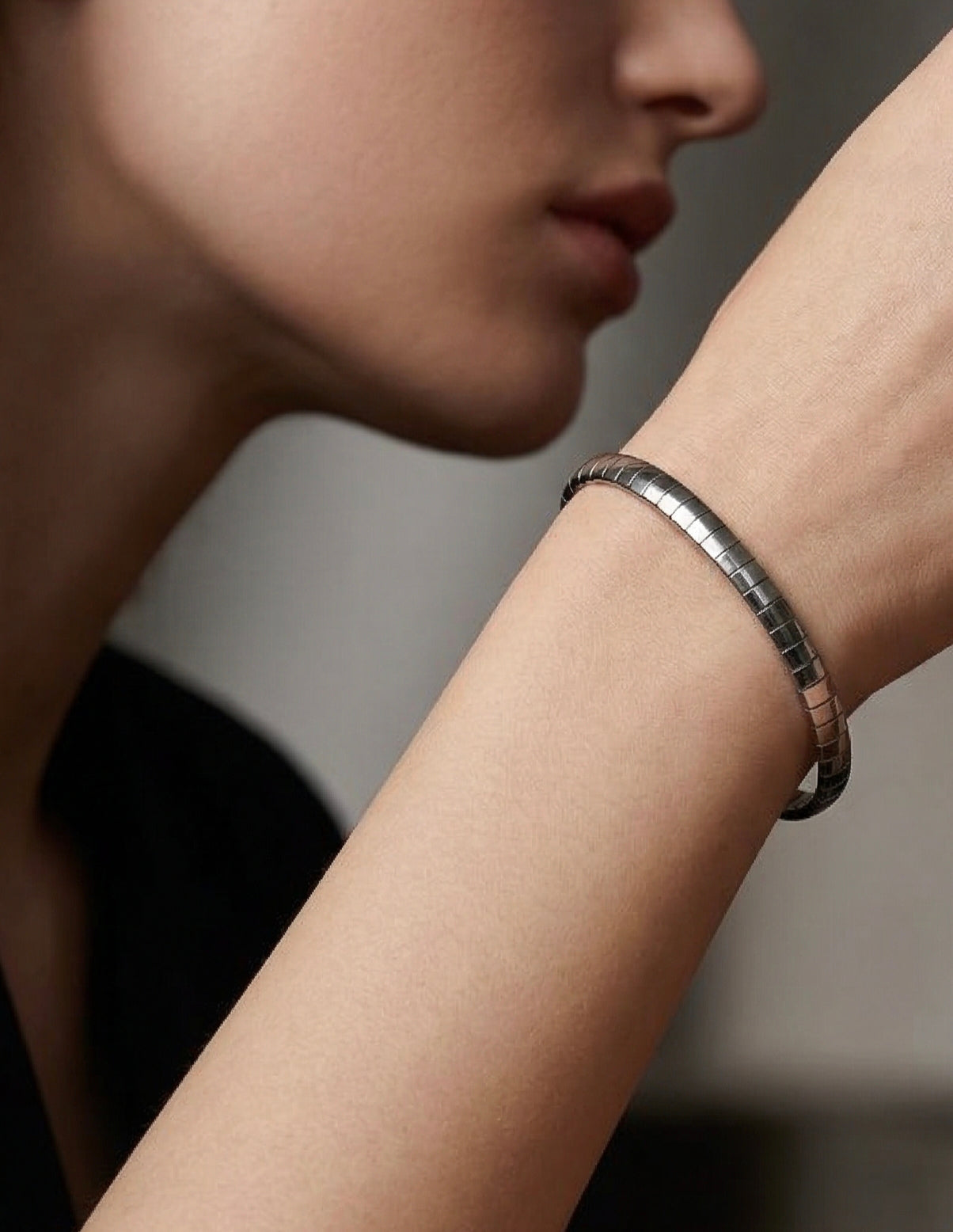 Arlo Slim Flat Box Chain Bracelet - View 5 - HyraMode