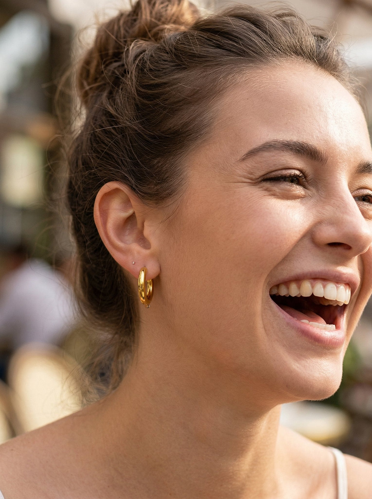 Aura Oval Hoop Earrings - View 5 - HyraMode