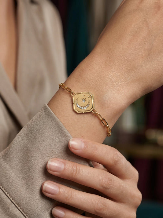 Nilo Paperclip Star Charm Bracelet - View 2 - HyraMode