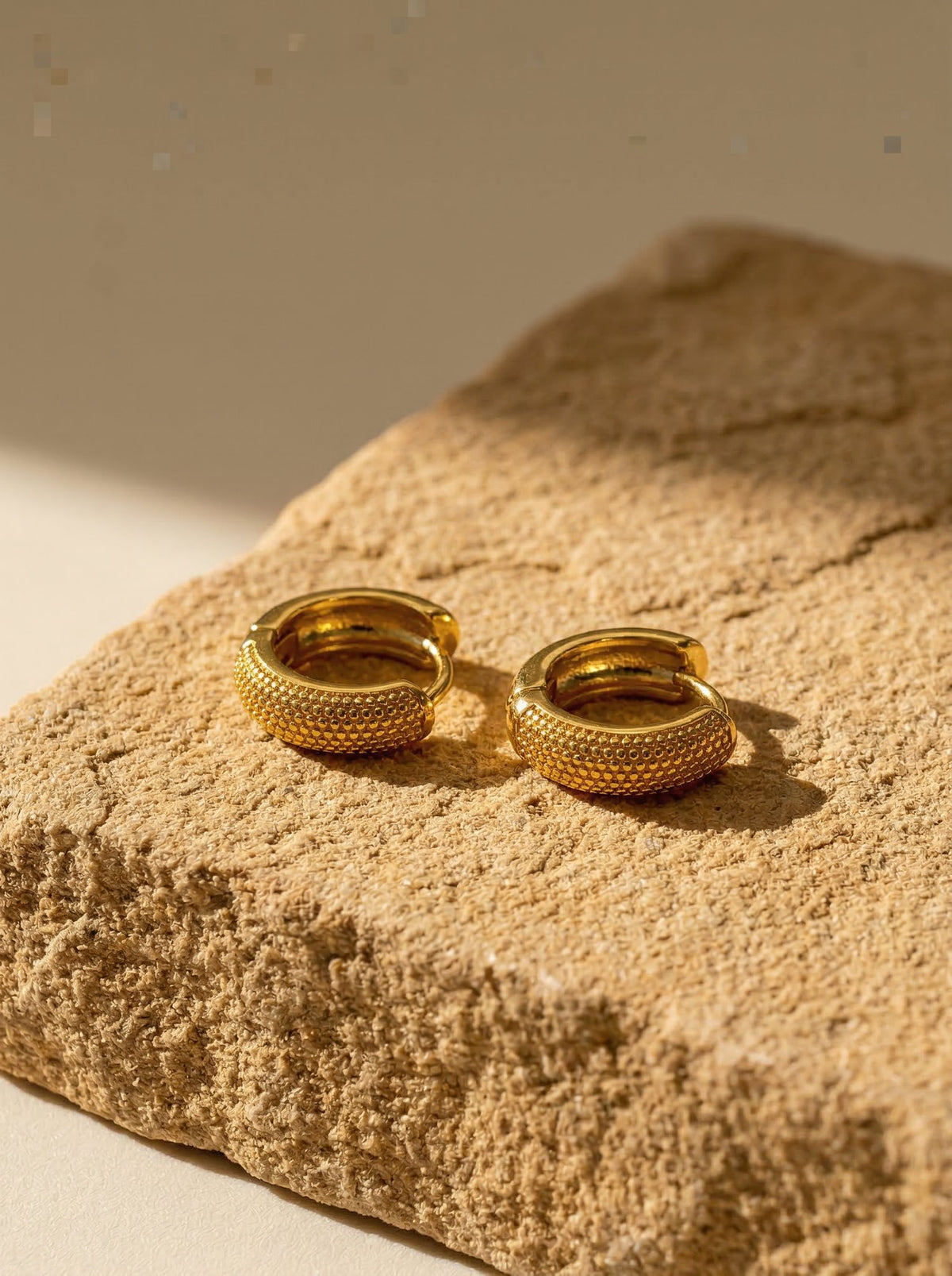 Pilo Huggie Earrings