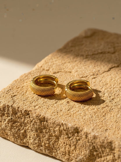Pilo Huggie Earrings