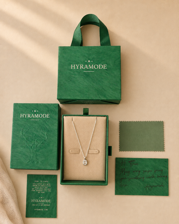 Vela Oval Pendant Necklace